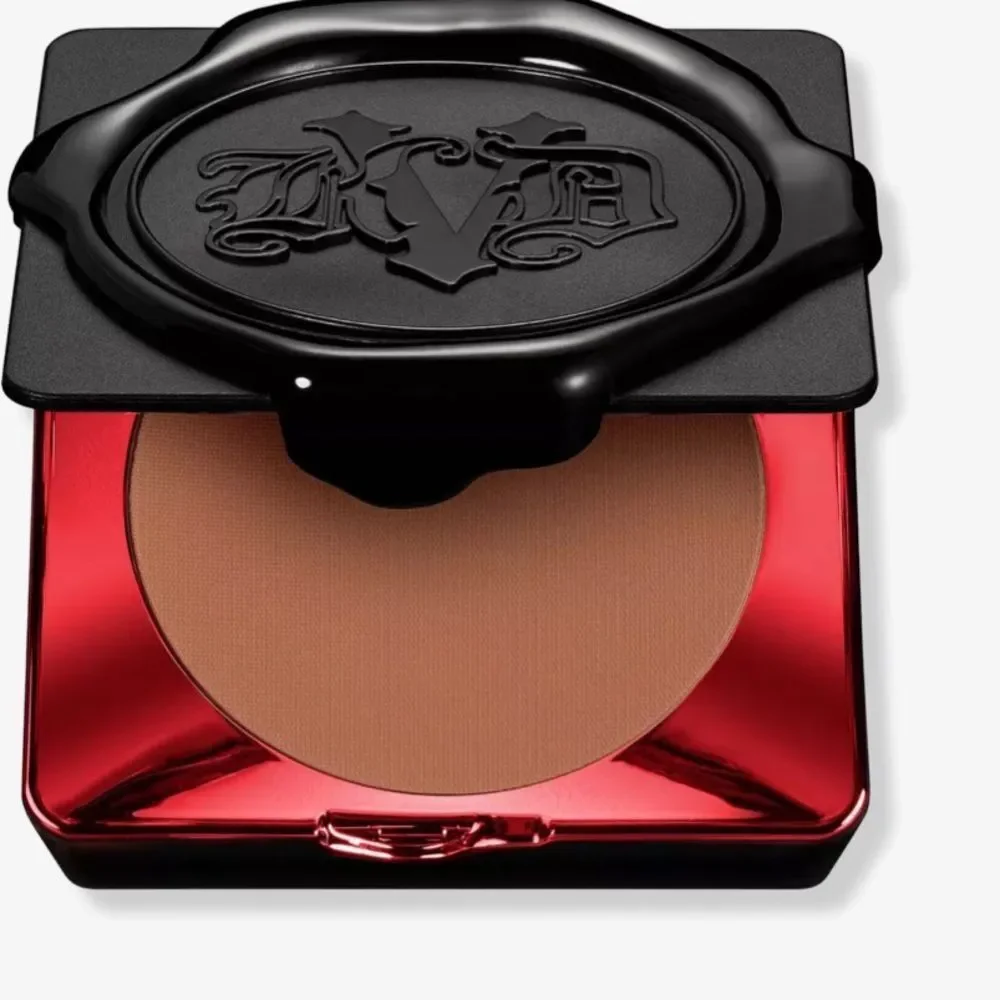 Kat Von D KVD Lock It Powder Foundation in Rich Deep #215 NEW